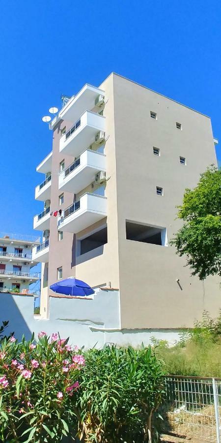 Sea Star Apartments Kallikratia Nea Kallikrateia Exteriör bild